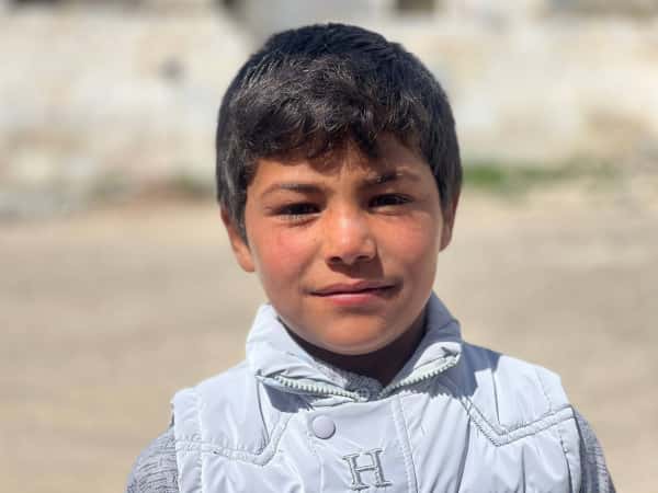 فقدَ والده بعمر السنة فقط..