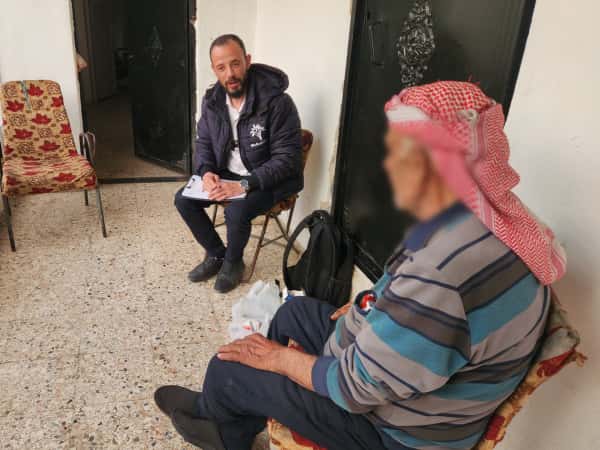 العم سهيل… بين المرض والعجز