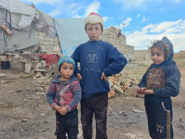 ستة أطفال وأنفاسٌ ضيقة