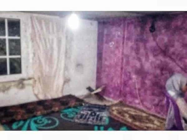 A mother with her 3 children, need help