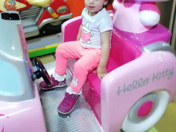 العائشة في القلب صارت سنتين