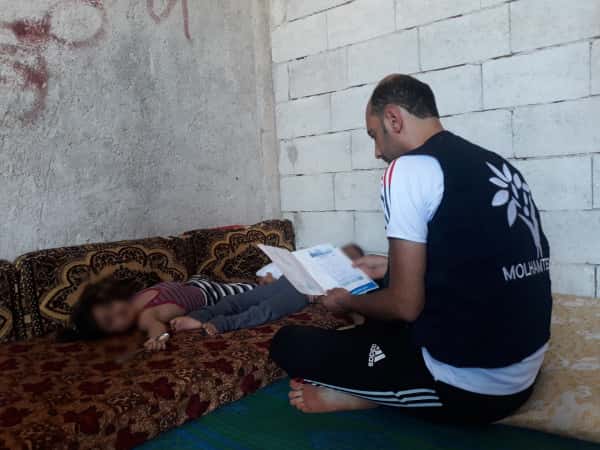طفلين مصابين بضمور مخيخ وبحاجة علاج  !
