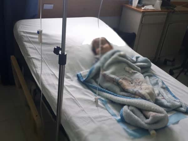 طفلة صغيرة تعاني من تدهور في صحتها وبحاجة مساعدة بشكل عاجل