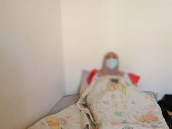 شابة بحاجة عملية تنظير