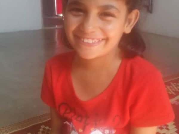 A young girl in need