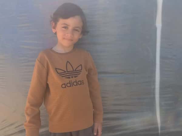 Adeeb ist ein Waisenkind aus Gaza, das davon träumt, eines Tages Apotheker zu werden.