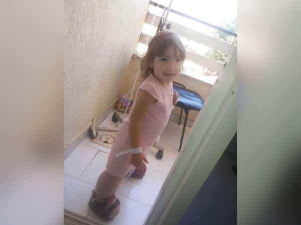Child suffering from a defect in the lymphatic vessels