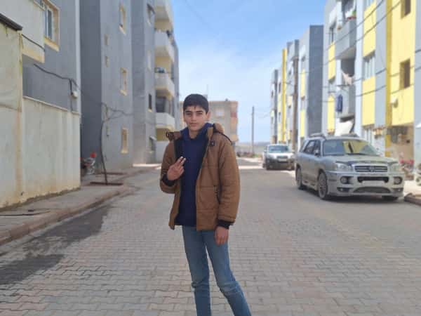 نصر الاسلام يحلم بحياة أفضل