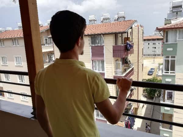 A young man was injured by shrapnel