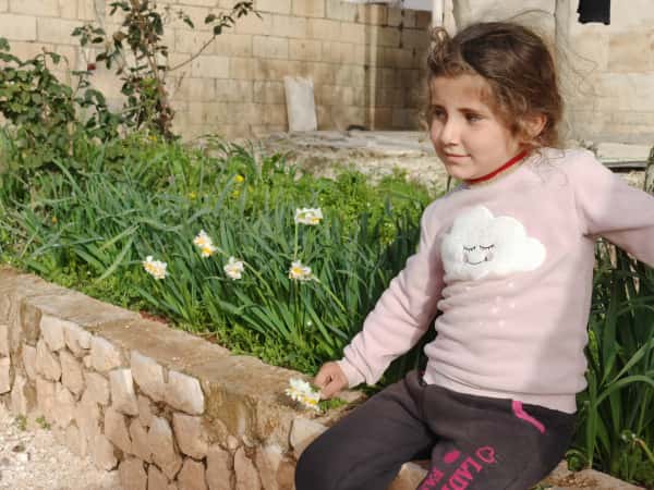 حياة صغيرته في خطر