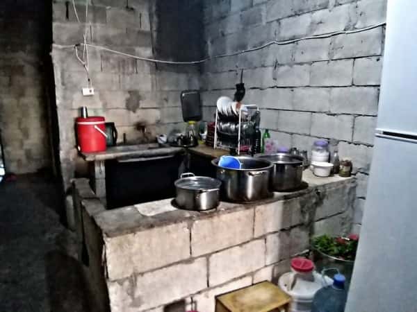 In an unfinished house, three widows and twelve orphaned children live; they need your help!