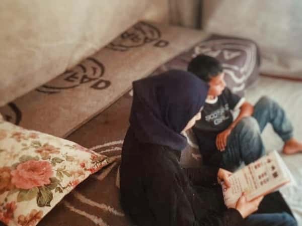 عُلا لا ترى بعينها!