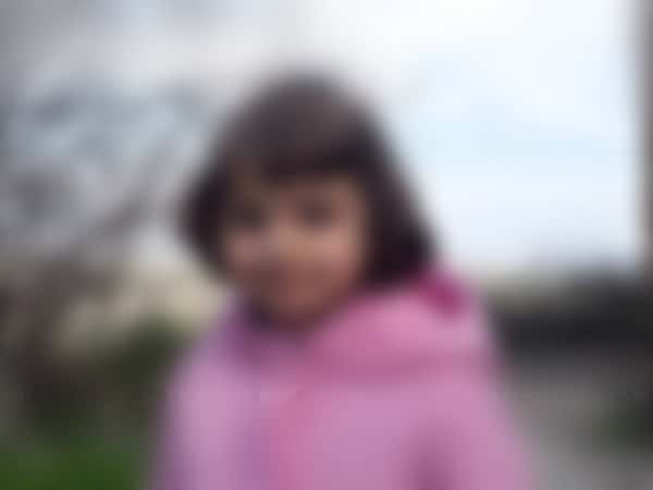 جنى طفلة يتيمة من محافطة اللاذقية