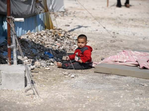 تأمين حليب لأطفال مخيم دير بلوط