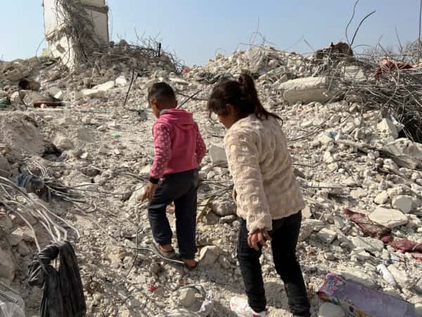 اكفل عائلة متضررة - كفالات إنسانية شهرية