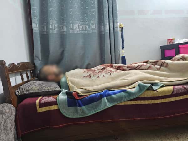 His body is freezing.