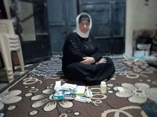 الخالة باسمة تحتاج دعمكم لشراء علاجها
