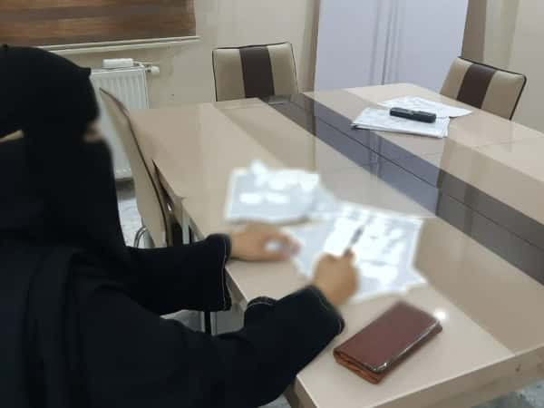 أم شابة مصابة بسرطان العظام، فهلّا ساعدتموها لترد إلى أطفالها سليمة!