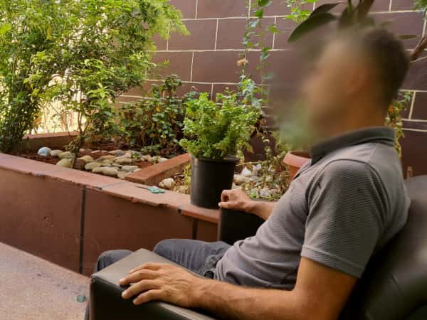 Mohamad suffers from severe pain and needs help