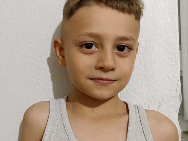 Akram ist ein Halbweise Kind, das eure Hilfe braucht