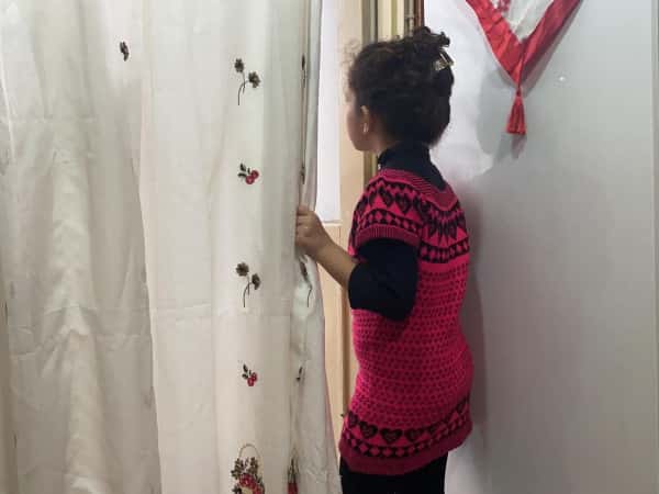 سما طفلة يتيمة من دير الزور