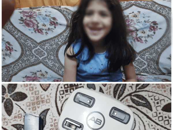 طفلة فقدت سمعها