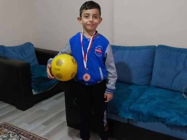 طفلنا عبد الكريم يتمه الزلزال