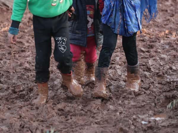 مدارس المخيمات