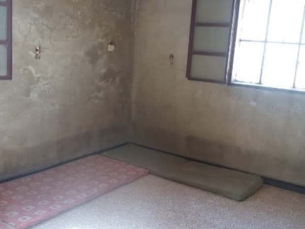 A widow with six orphans who has no breadwinner, they need help