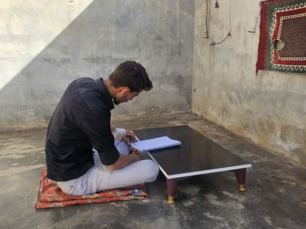 محمد طالب هندسة بحاجة لعونكم!