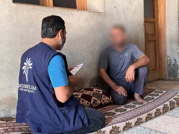 Mohammed has a kidney stone and urgently needs someone to cover the cost of his surgery and relieve his pain.