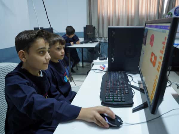 مشروع تعليم البرمجة في المدارس