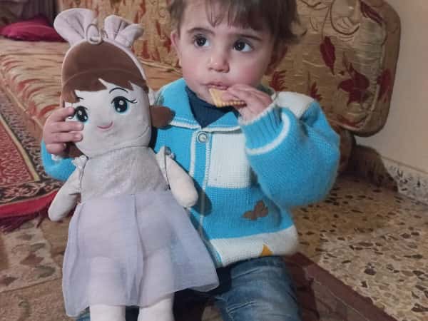 Mayan ist ein Waisenmädchen aus Gaza