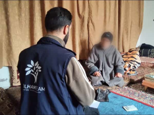 أسرةٌ تكافح