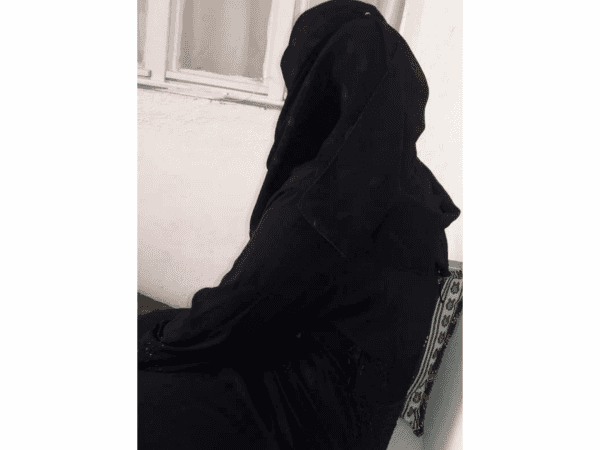 امرأة تفقد بصرها!