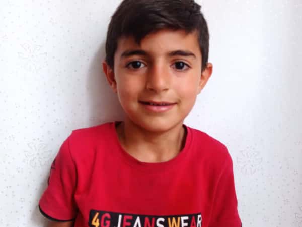 Milad ist einsam und benötigt Unterstützung