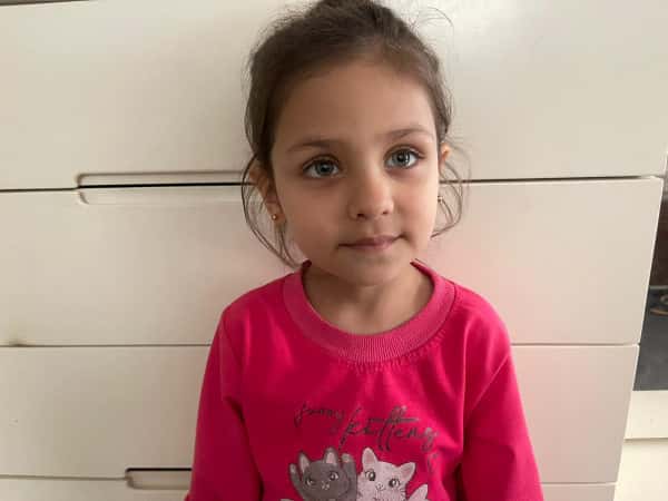 Amira is an orphan girl from Gaza who dreams of becoming a doctor