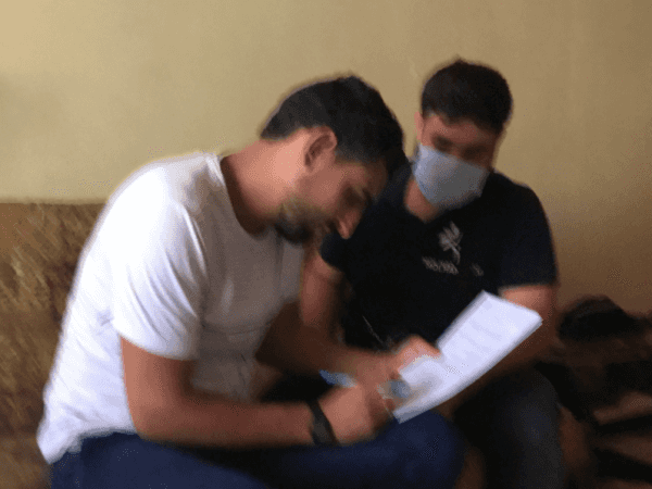 مريض يعاني من وجود حصيات في الكلى