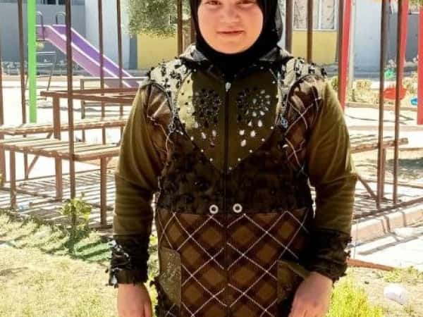 Ghsoon, an Aleppo child, is looking for a sponsor.