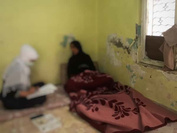 امرأة مصابة بسرطان الثدي غير قادرة على إعالة أطفالها وتوفير مصاريف العلاج