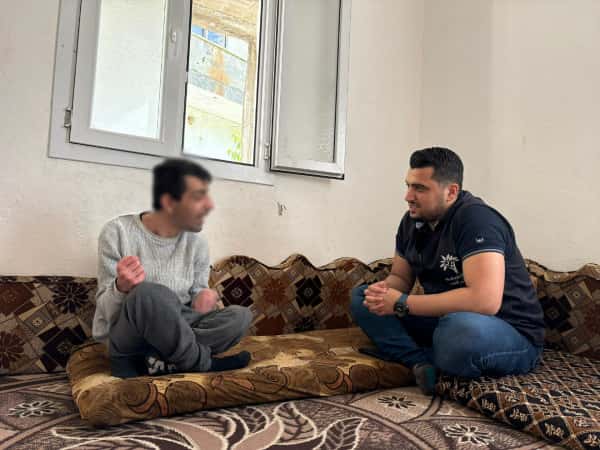 أسرة عدنان تقاسي ظروفاً صعبة