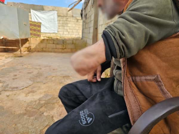 إعاقةٌ أثقلت كاهل أب