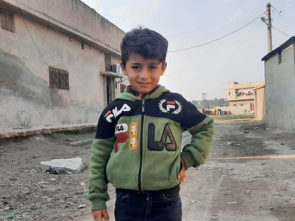 نجم طفل يتيم من محافظة الرقة