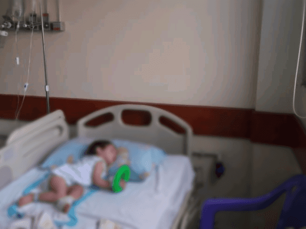 A child suffers from dehydration