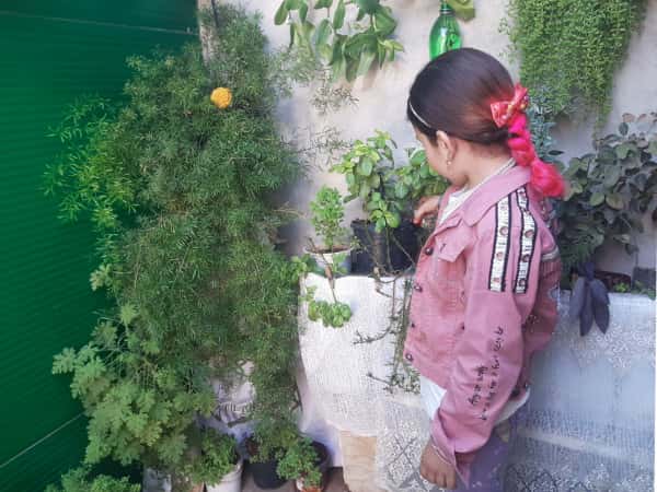 Rouaa is an orphan girl from Aleppo
