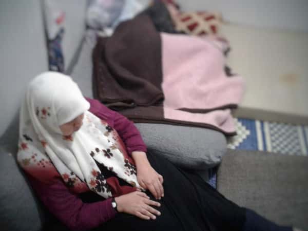 Two sick ladies live in a caravan without a breadwinner!