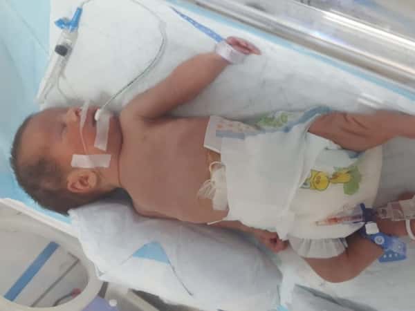 A newborn needs incubator