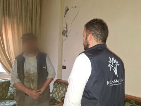 علاء يواجه ظروفًا قاسية بعد خروجه من المعتقل