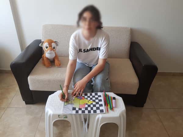 Lemar is an orphan girl who dreams of becoming a doctor.