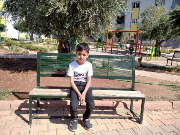 محمد طفل يتيم بحاجة كفالة